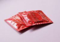 红色的避孕套s